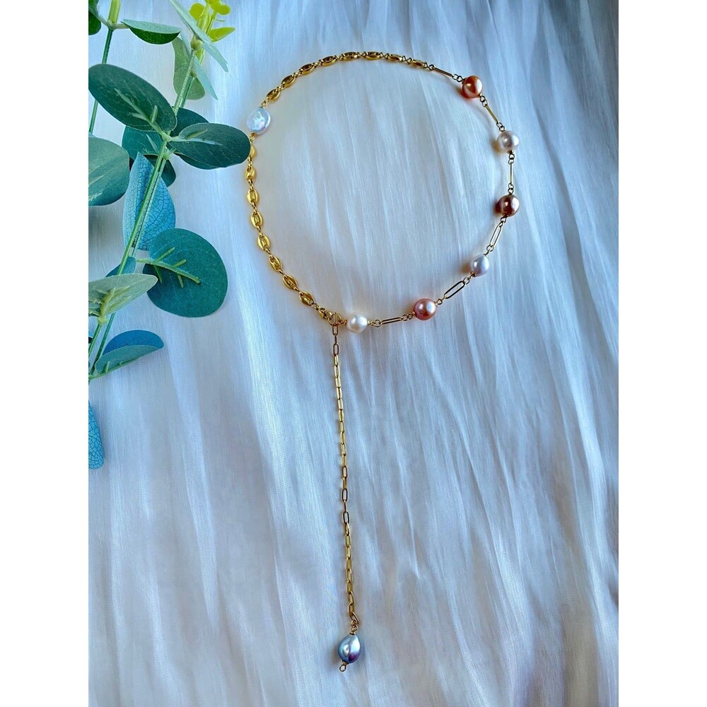 Gold chain with fresh water pearl necklace